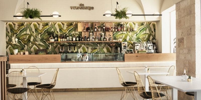 Immagine di copertina di Progettazione e arredamento bar su misura